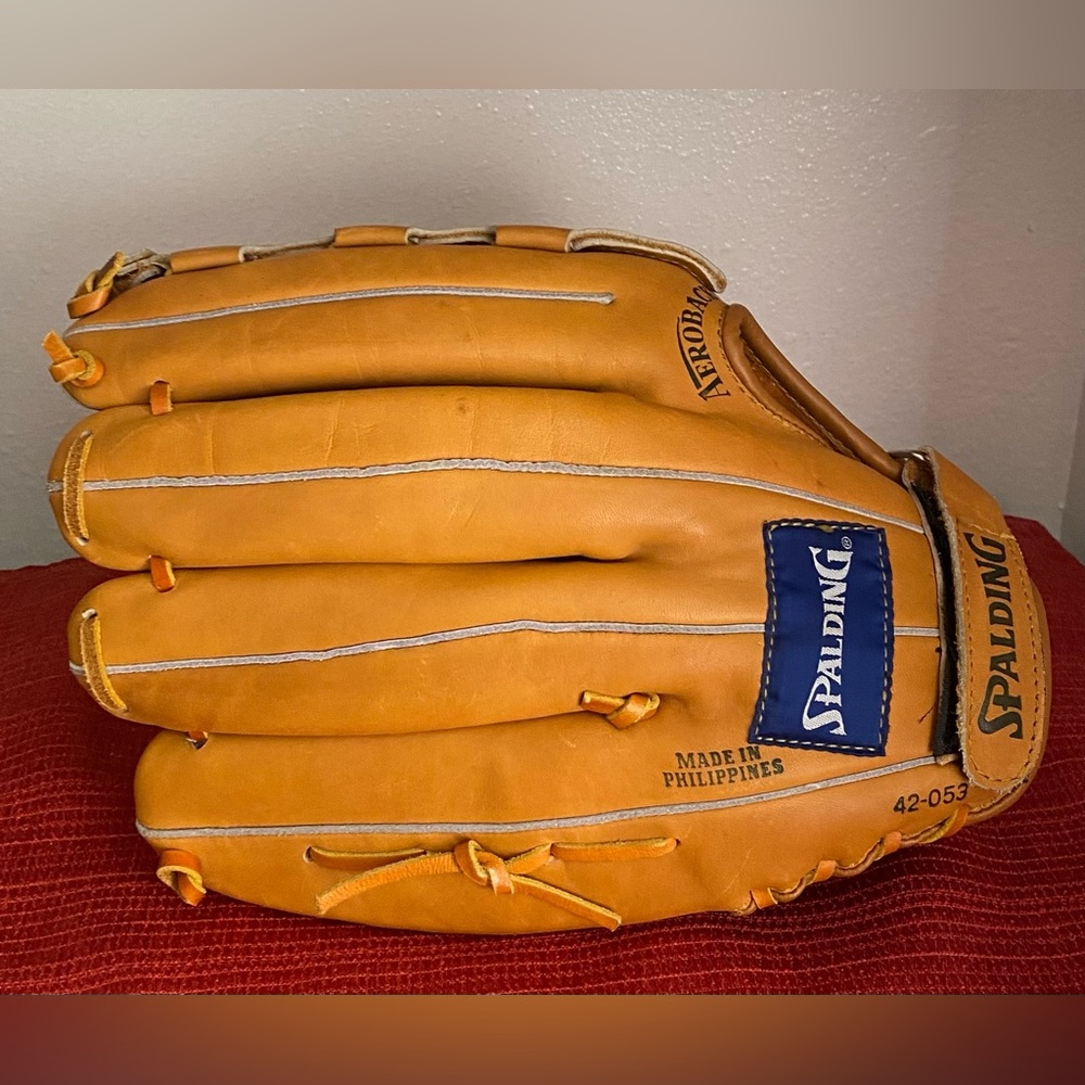 PAIR OF SPALDING-WILSON LEATHER SOFTBALL GLOVES - Picture 14 of 16